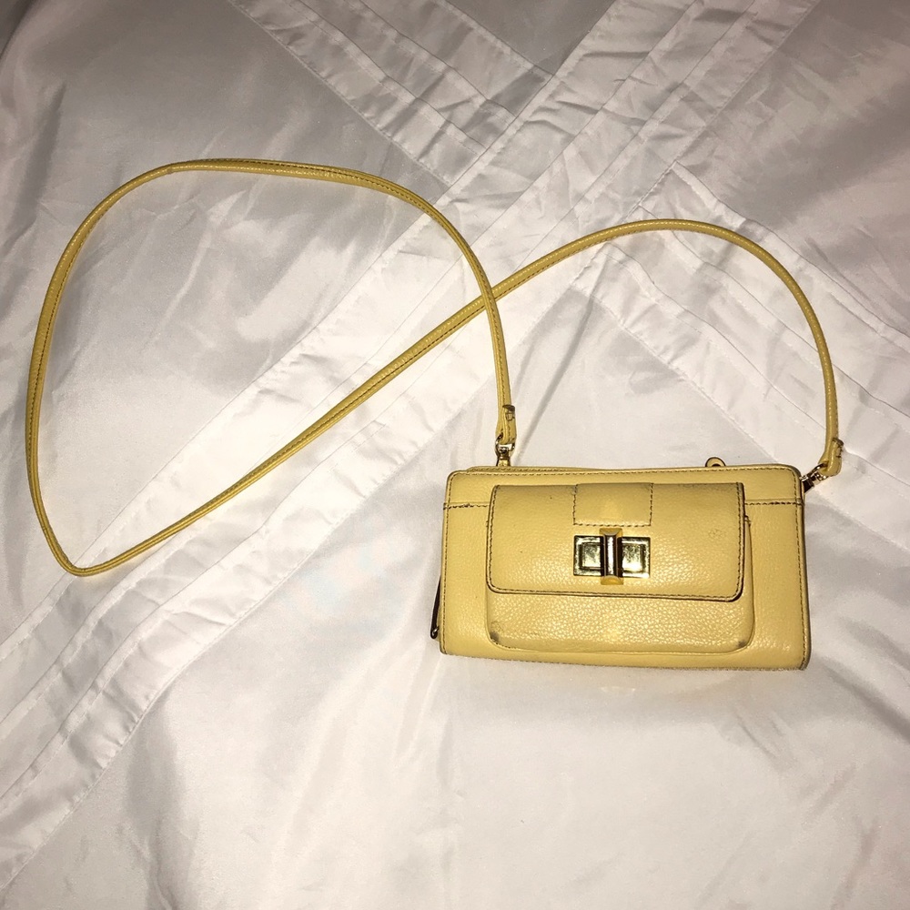 Yellow/ light mustard cross body bag 🍯